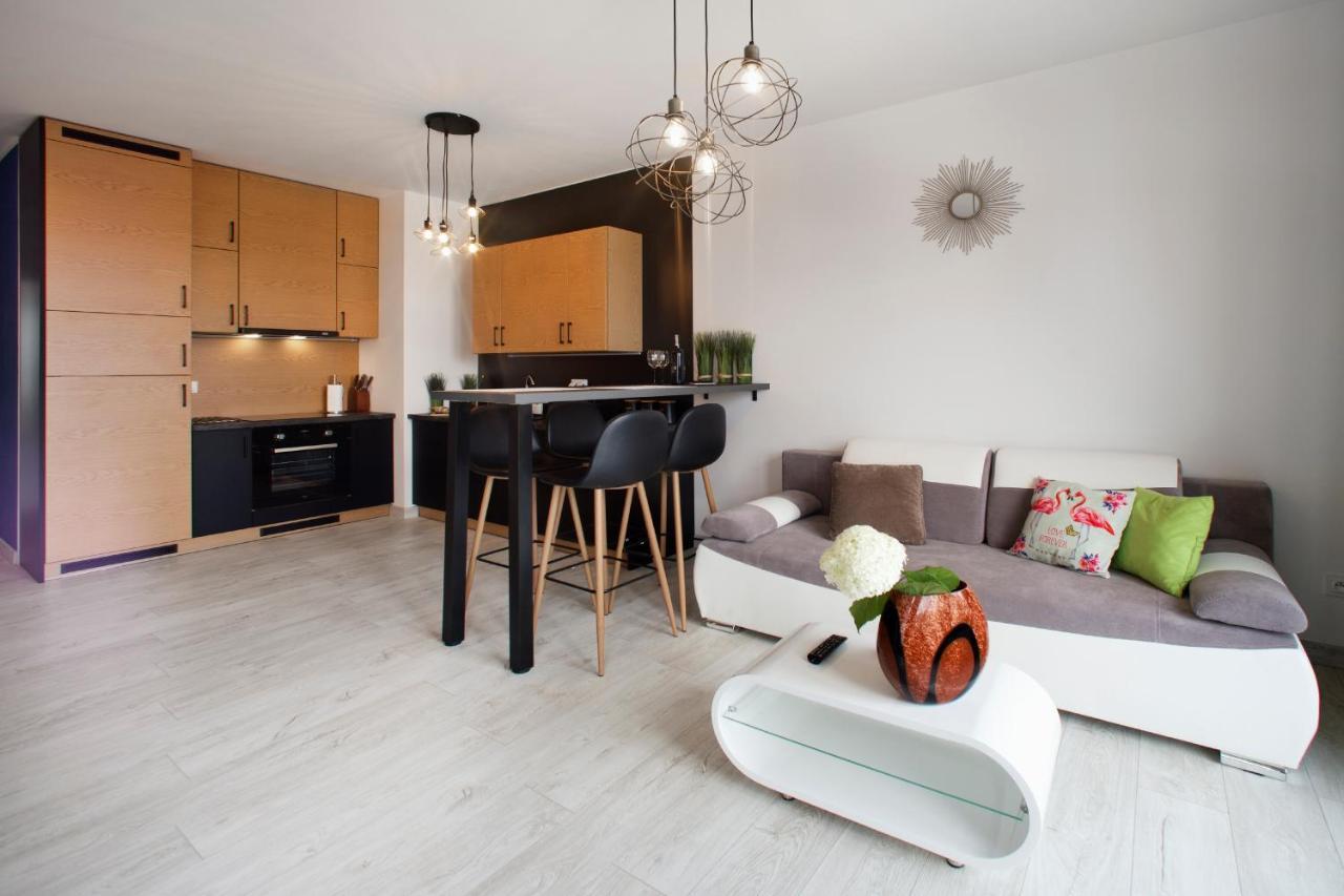 Cybernetyki 6B Serviced Accommodation Varsavia Esterno foto